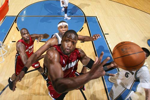 完全体的 完全体的